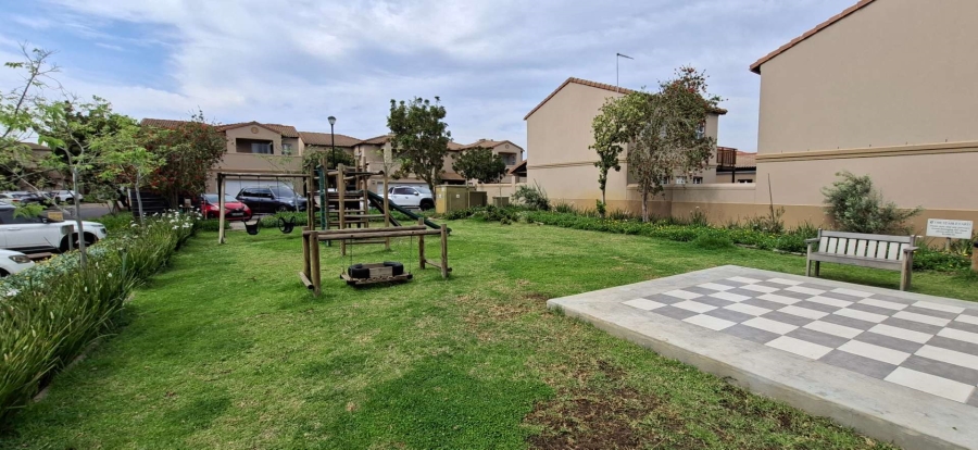 2 Bedroom Property for Sale in Royal Ascot Western Cape